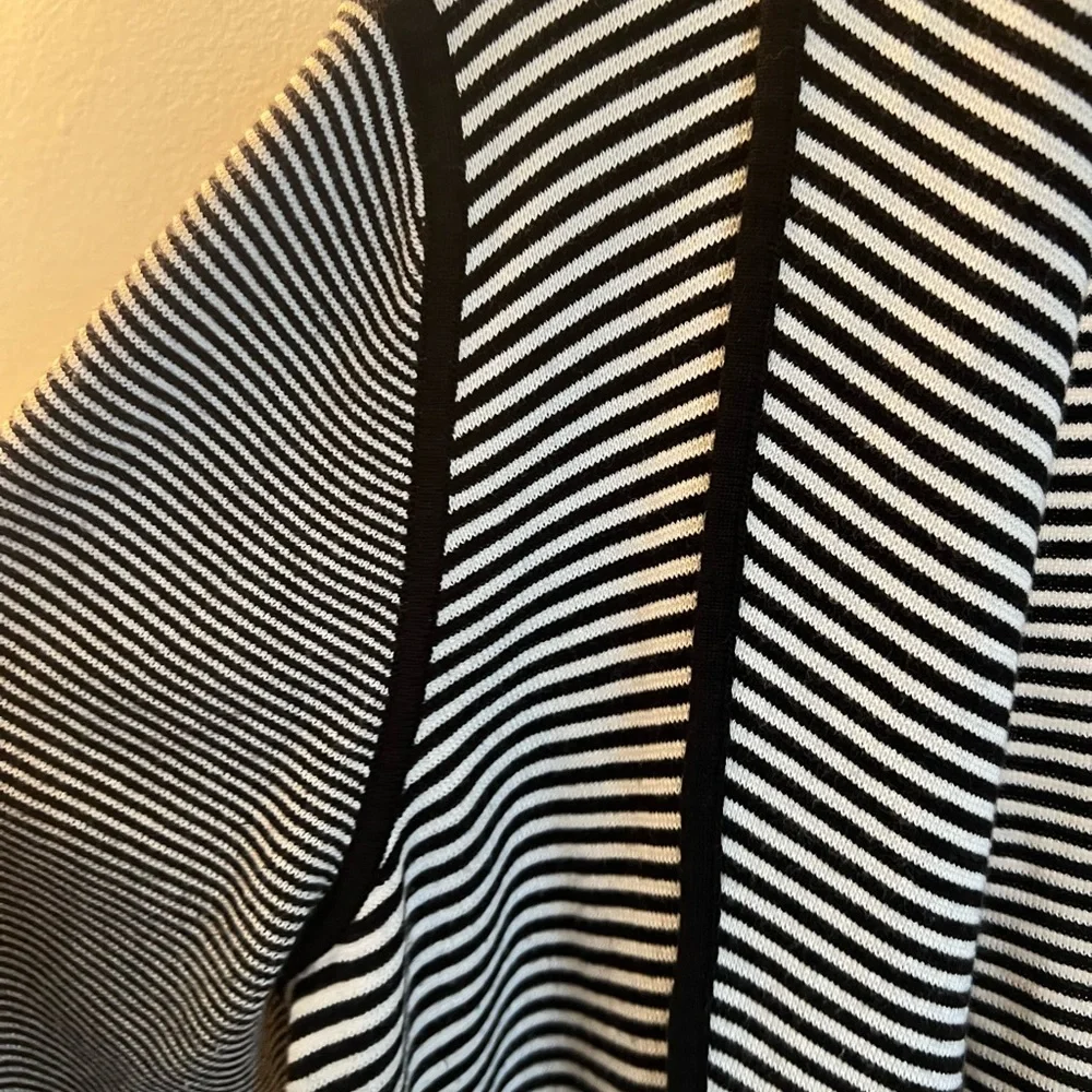 Talbots Black and White Striped Cardigan - Picture 4 of 6